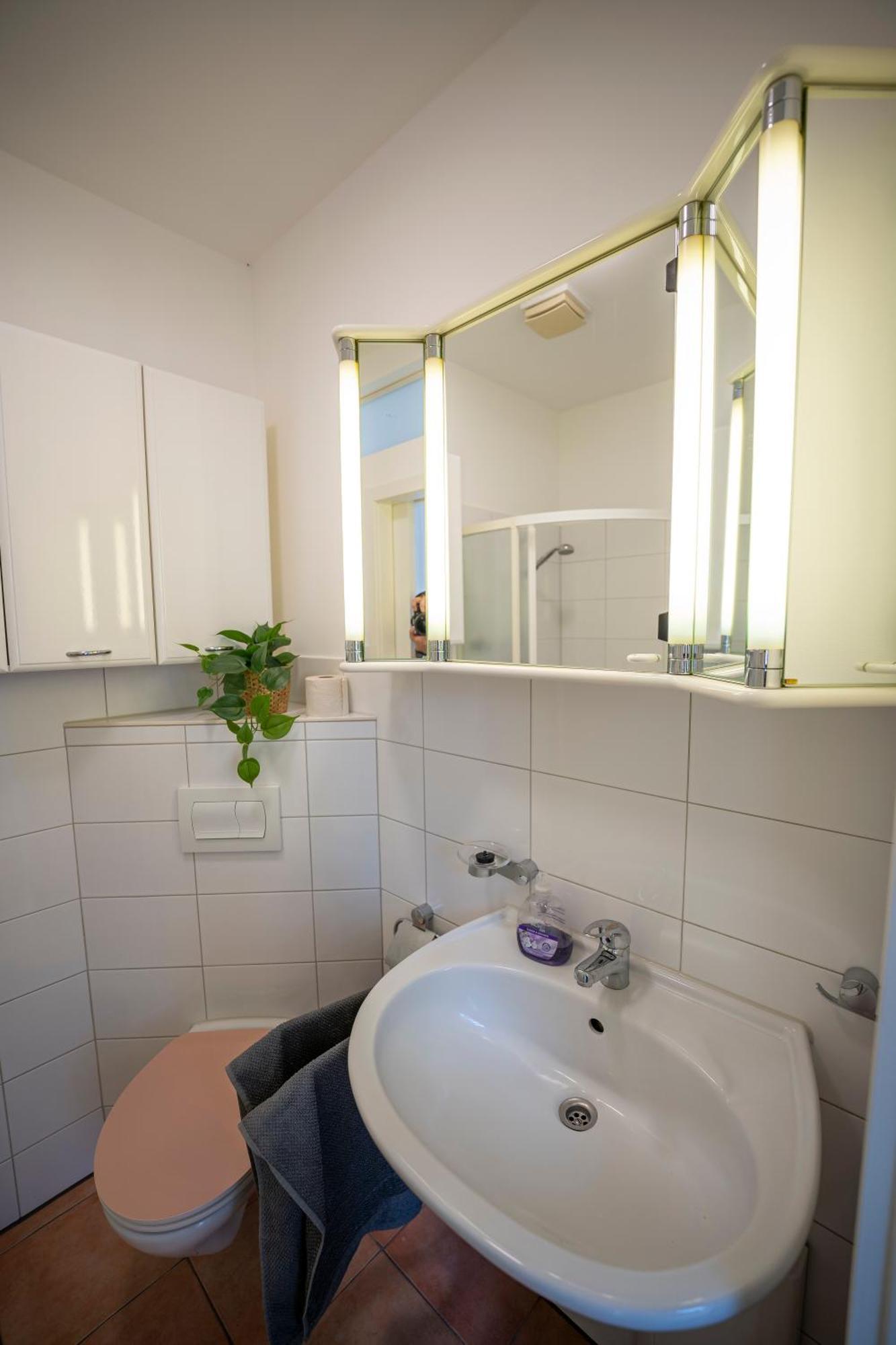 Haus Unterm Mammutbaum - Elberadweg Apartment มัคเดอบวร์ก ภายนอก รูปภาพ