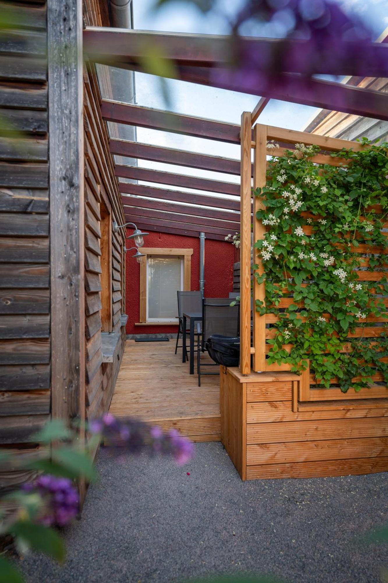 Haus Unterm Mammutbaum - Elberadweg Apartment มัคเดอบวร์ก ภายนอก รูปภาพ