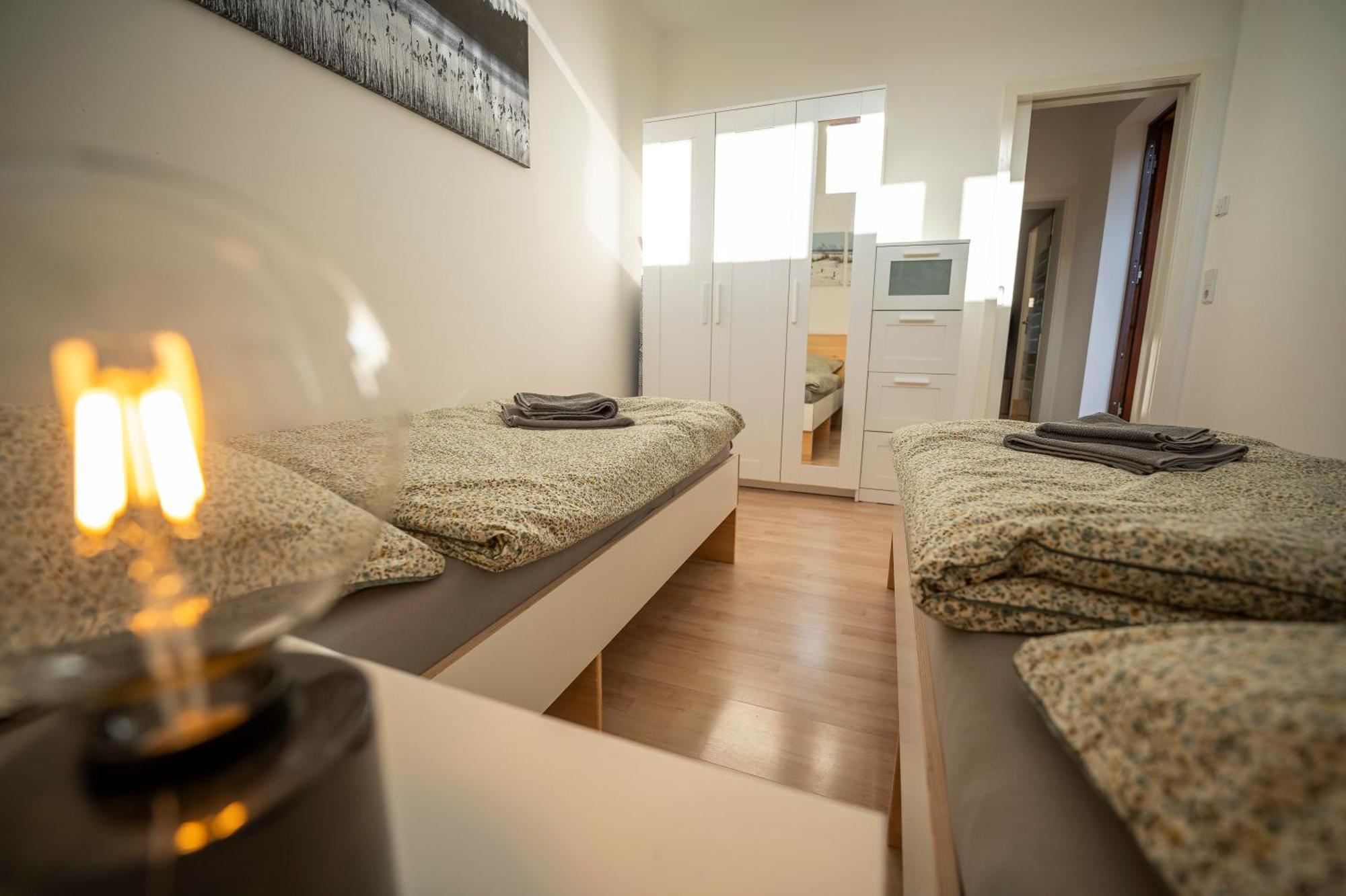 Haus Unterm Mammutbaum - Elberadweg Apartment มัคเดอบวร์ก ภายนอก รูปภาพ